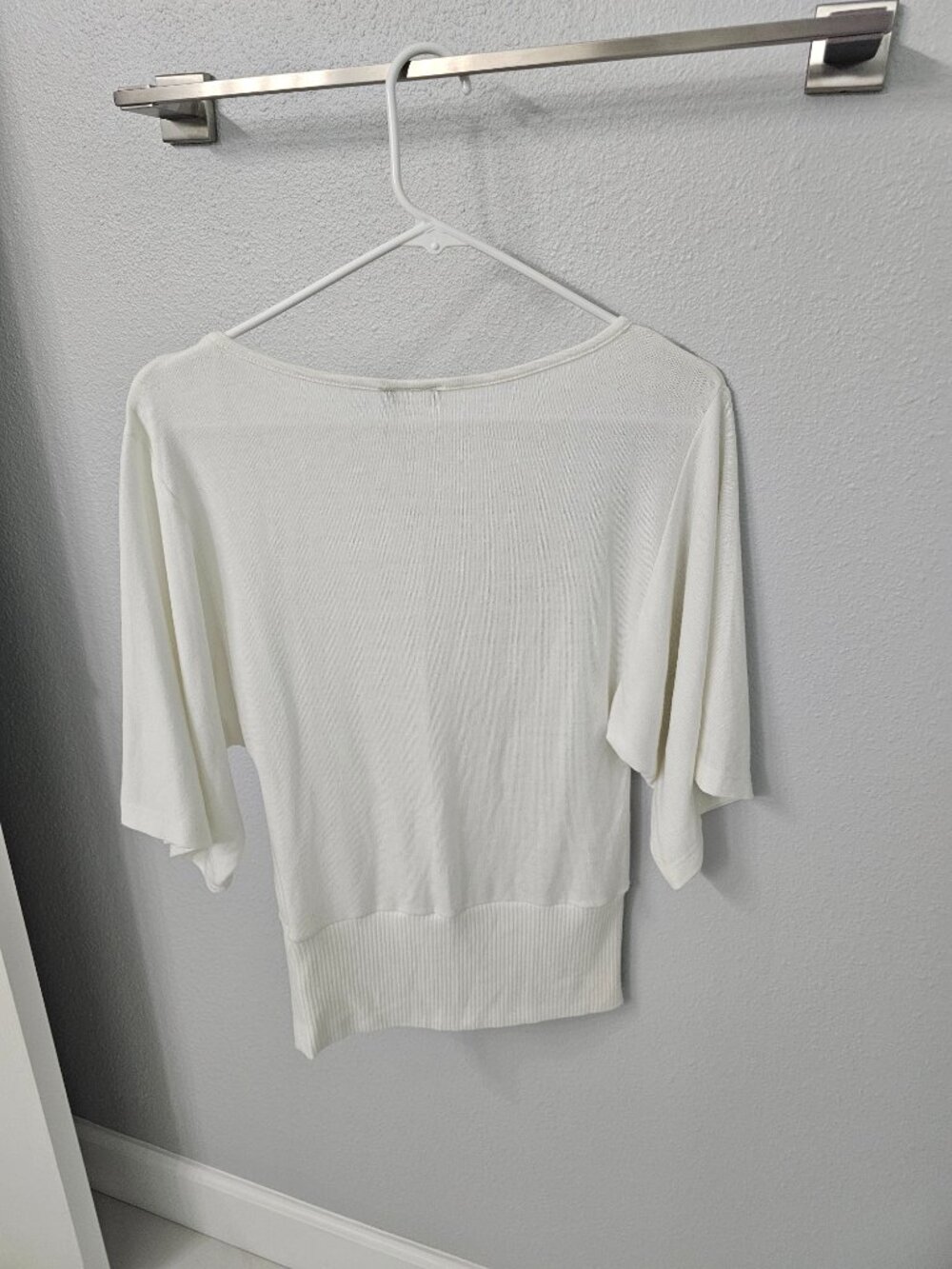 Ivory Sweater - Size M - Picture 2 of 3